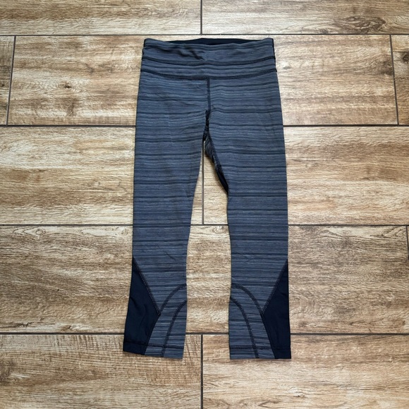 Lululemon Run Inspire Crop II Mesh Cyber Stripe Deep Coal Black Mesh Size 4 - Picture 3 of 15